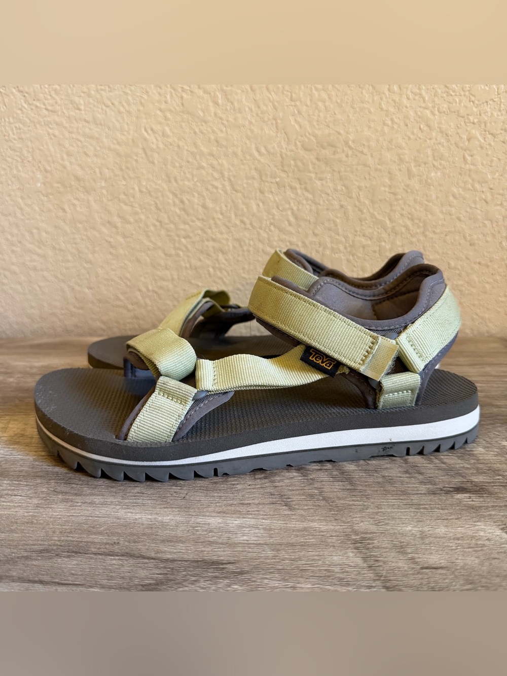 Teva Vibram Soles Universal Trail Sandals Womens Size 11 Sage Green - Picture 2 of 10